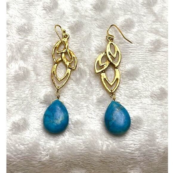 Vintage Gold Plated Leaves w/Turquoise Teardrops Dangle Earrings - Picture 3 of 4